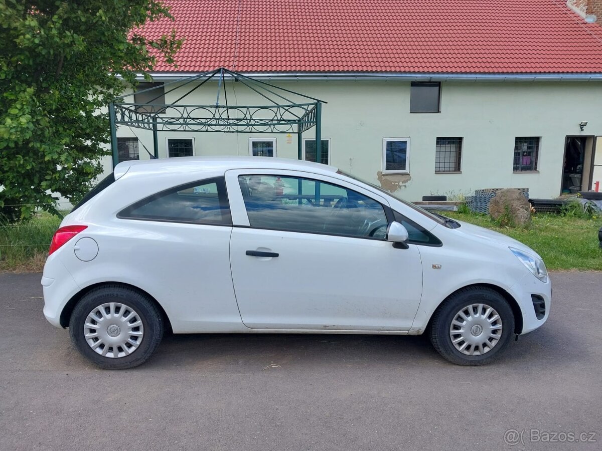 Opel Corsa 1,2 benzín 2013
