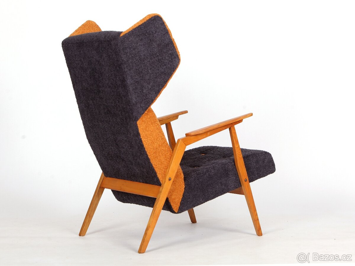 Velké retro křeslo "Ušák" po celkové renovacvi.