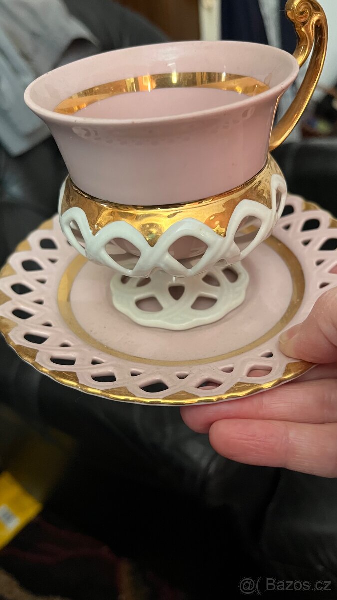 Růžový porcelán