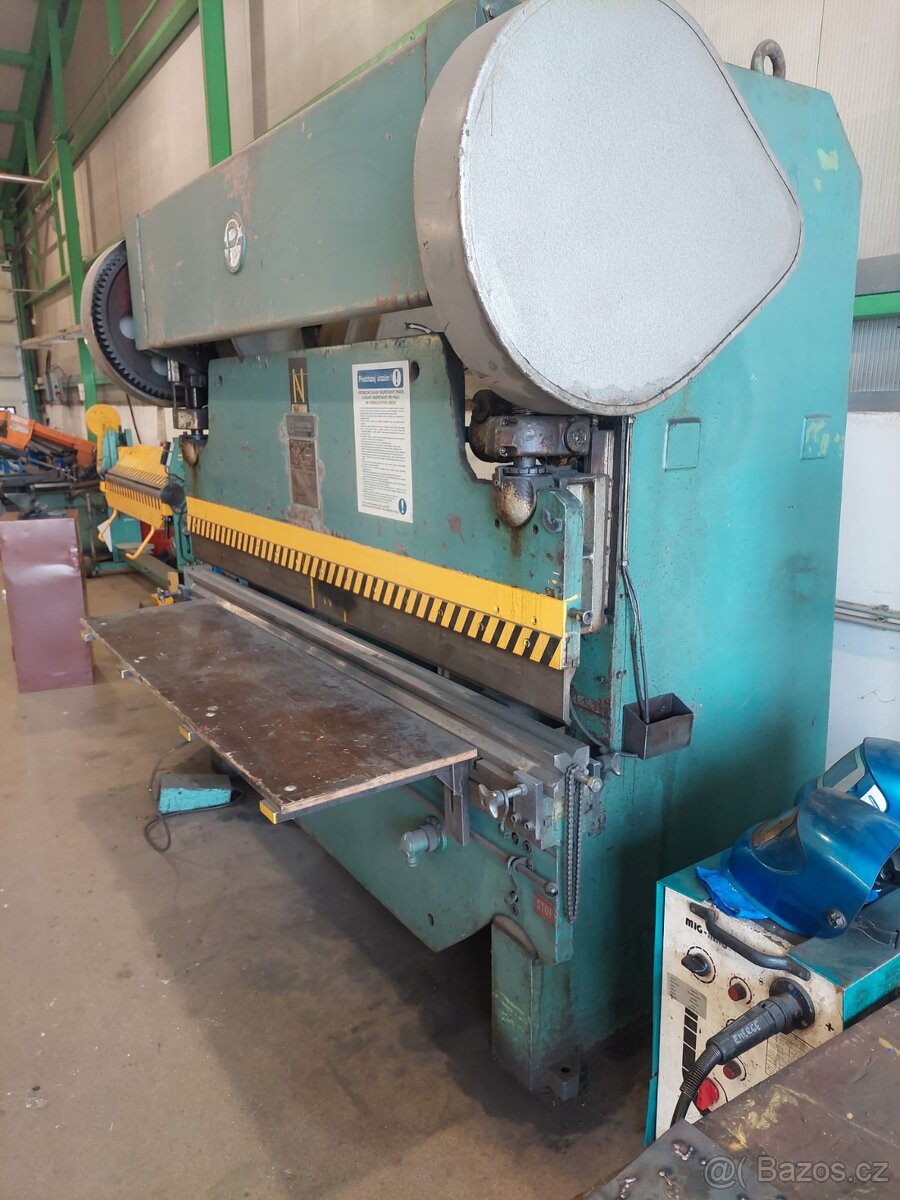 Ohranovaci lis LE 50/2000