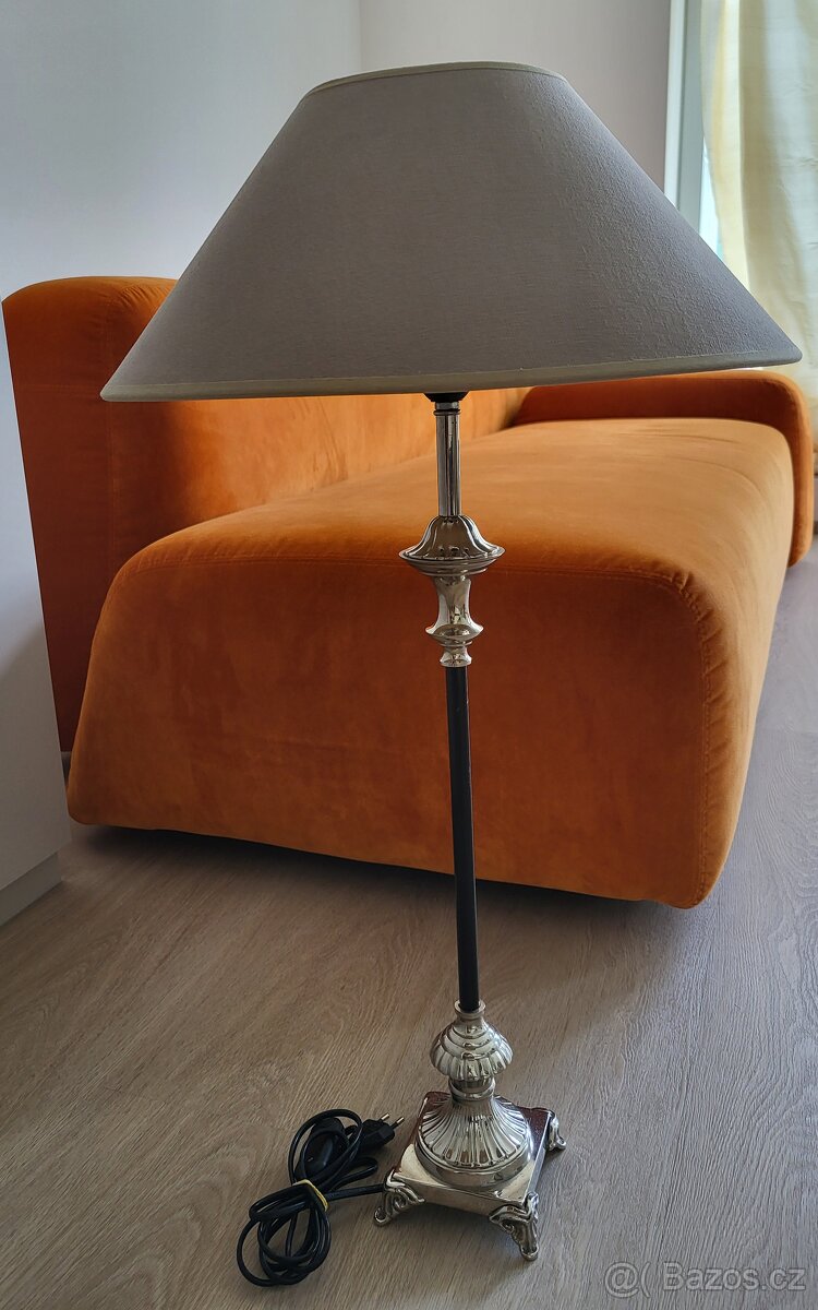 Prodám s VELKOU SLEVOU francouzskou lampu koupenou v Paříži