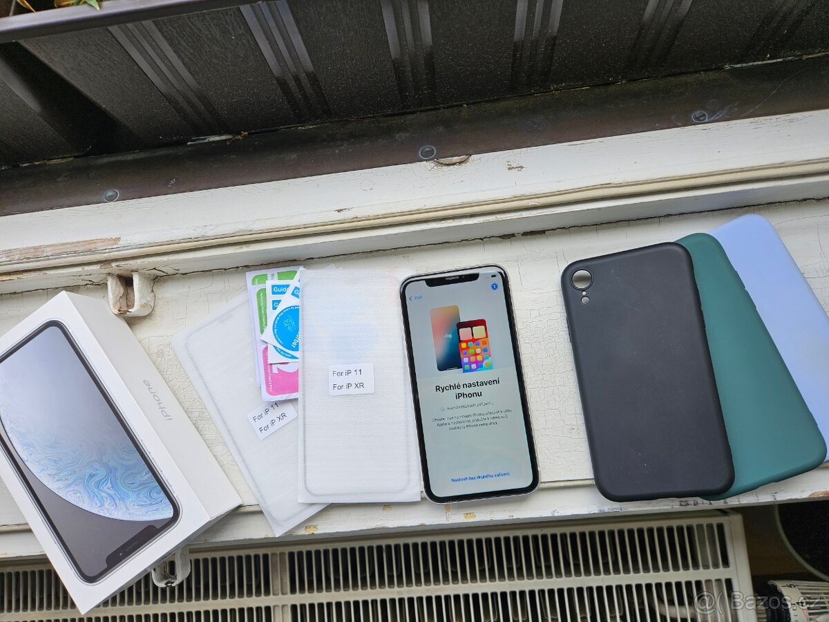 iPhone XR 64GB bílý + kryty + skla
