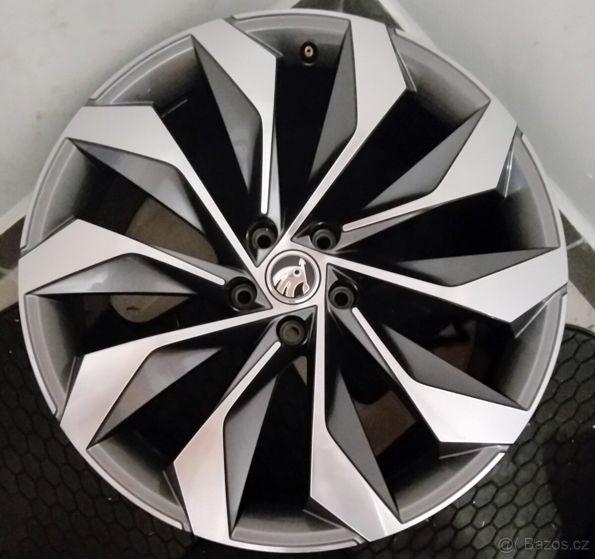 Originalni Alu kola Fornax r20 pro Škoda Kodiaq