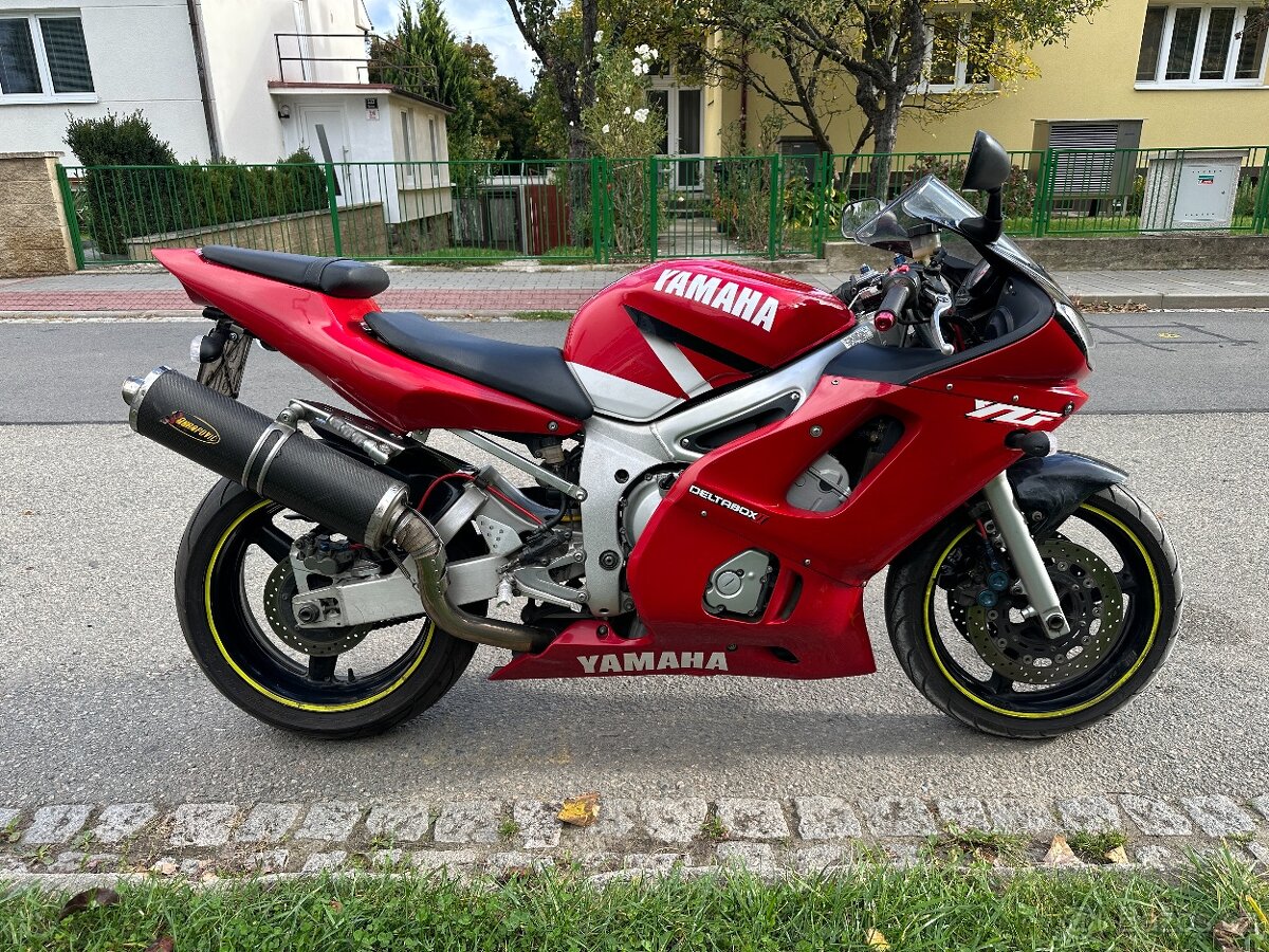 Yamaha R6