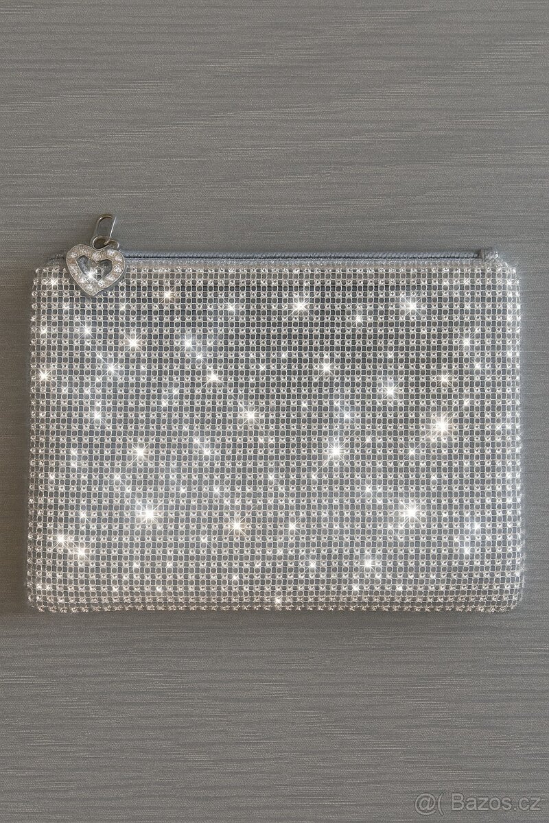 Dvě v jednom –luxusní stříbrná crossbody i kosmetická taštič