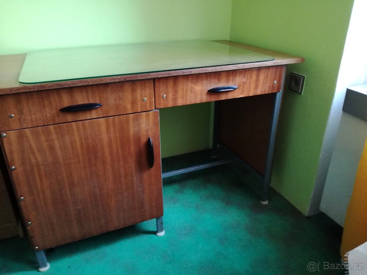 Psací stůl dětský oboustranný