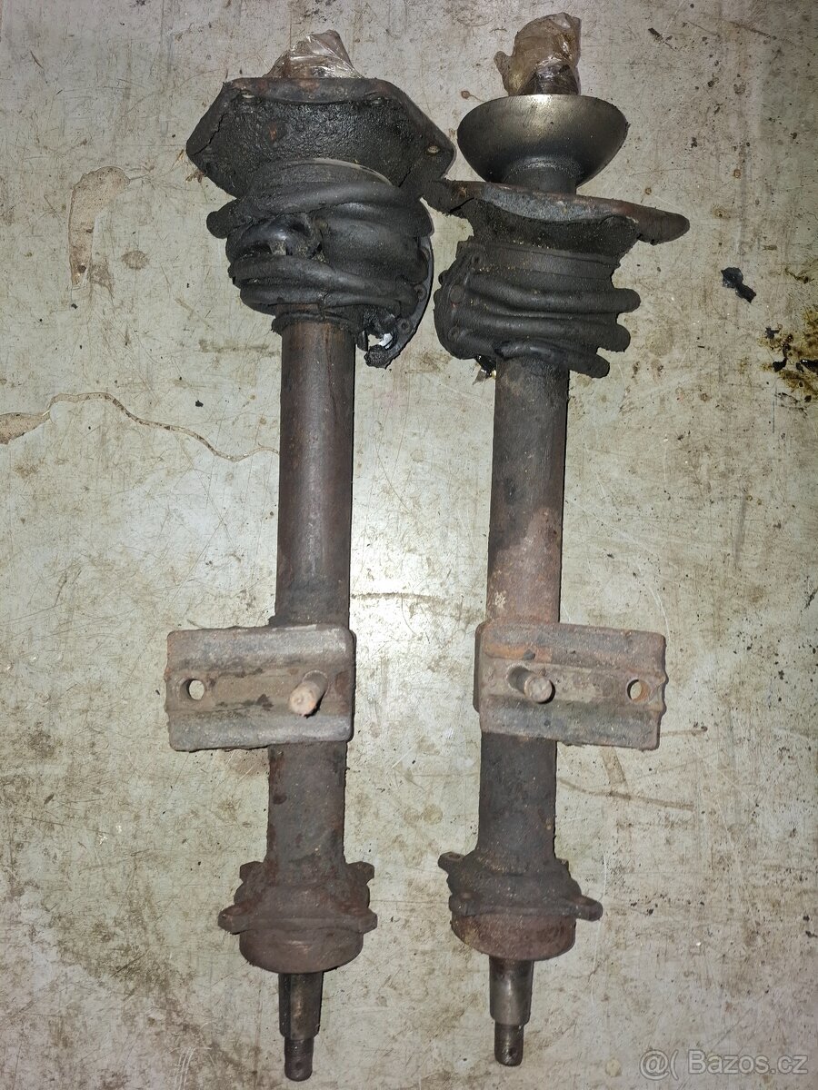 Zadní náprava Škoda 110r nohavice