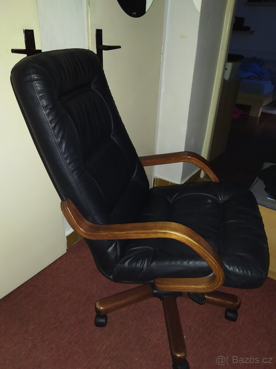 Kancelářské křeslo