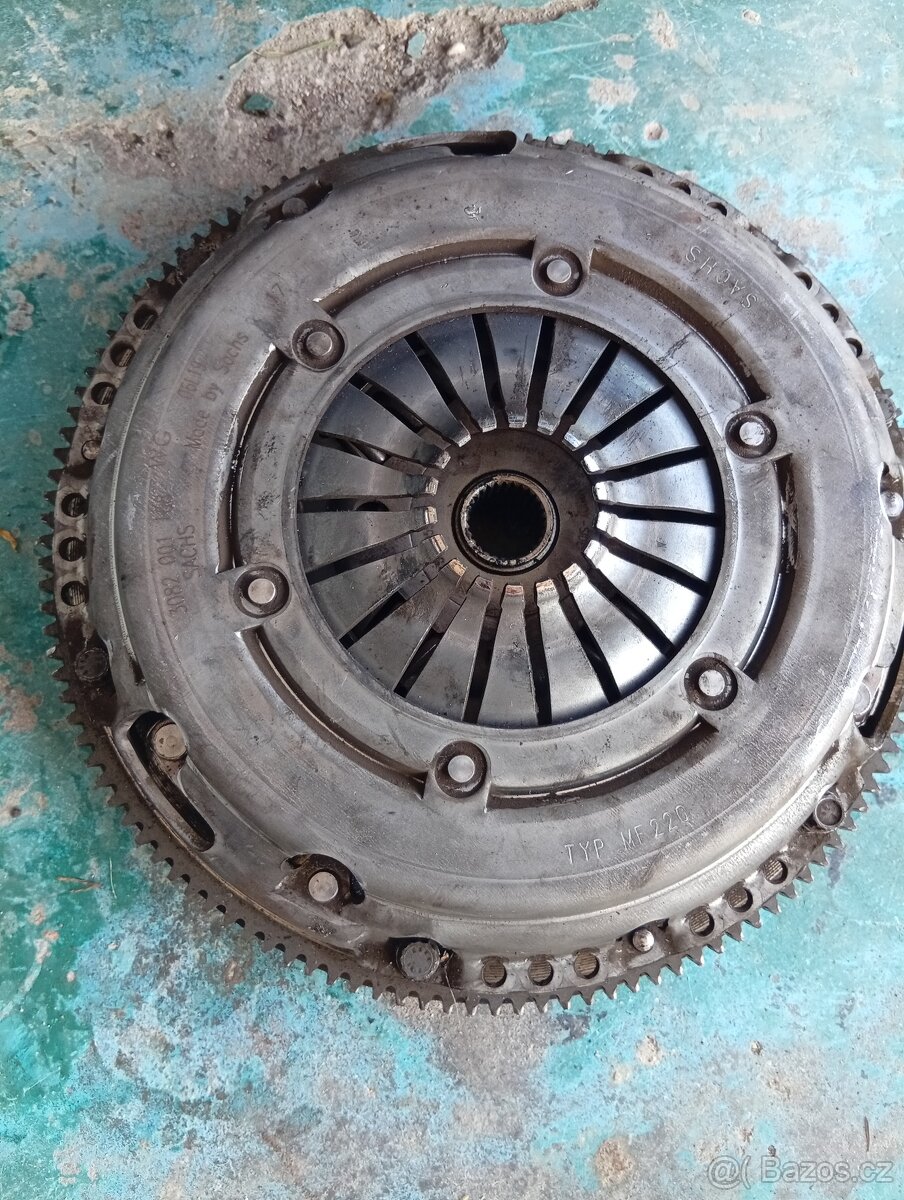 Prodám komplet spojku na škoda Octavia 2,1.6 75kw, setrvak ,