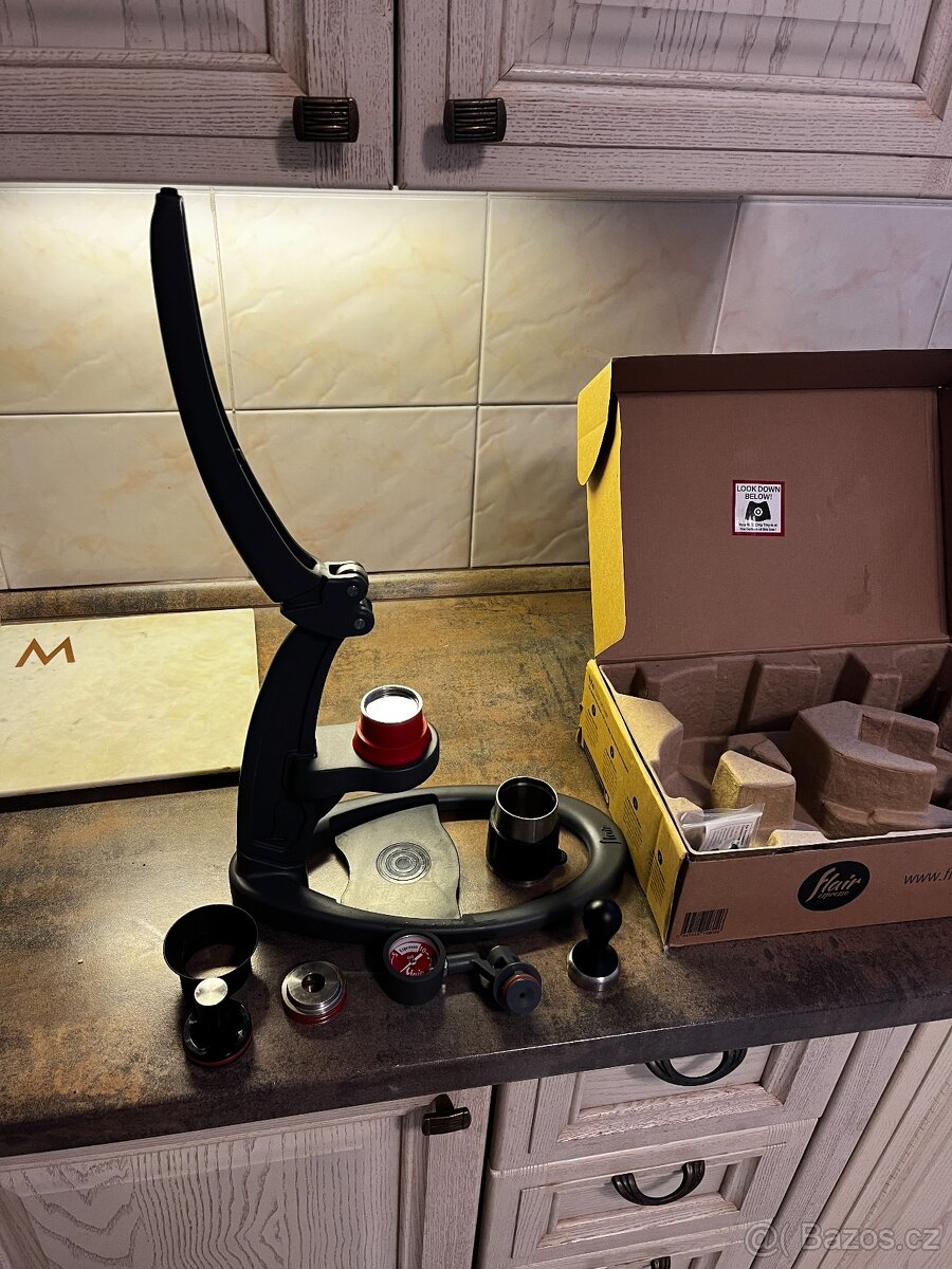 Mechanický kávovar pro skutečné baristy - Flair Neo