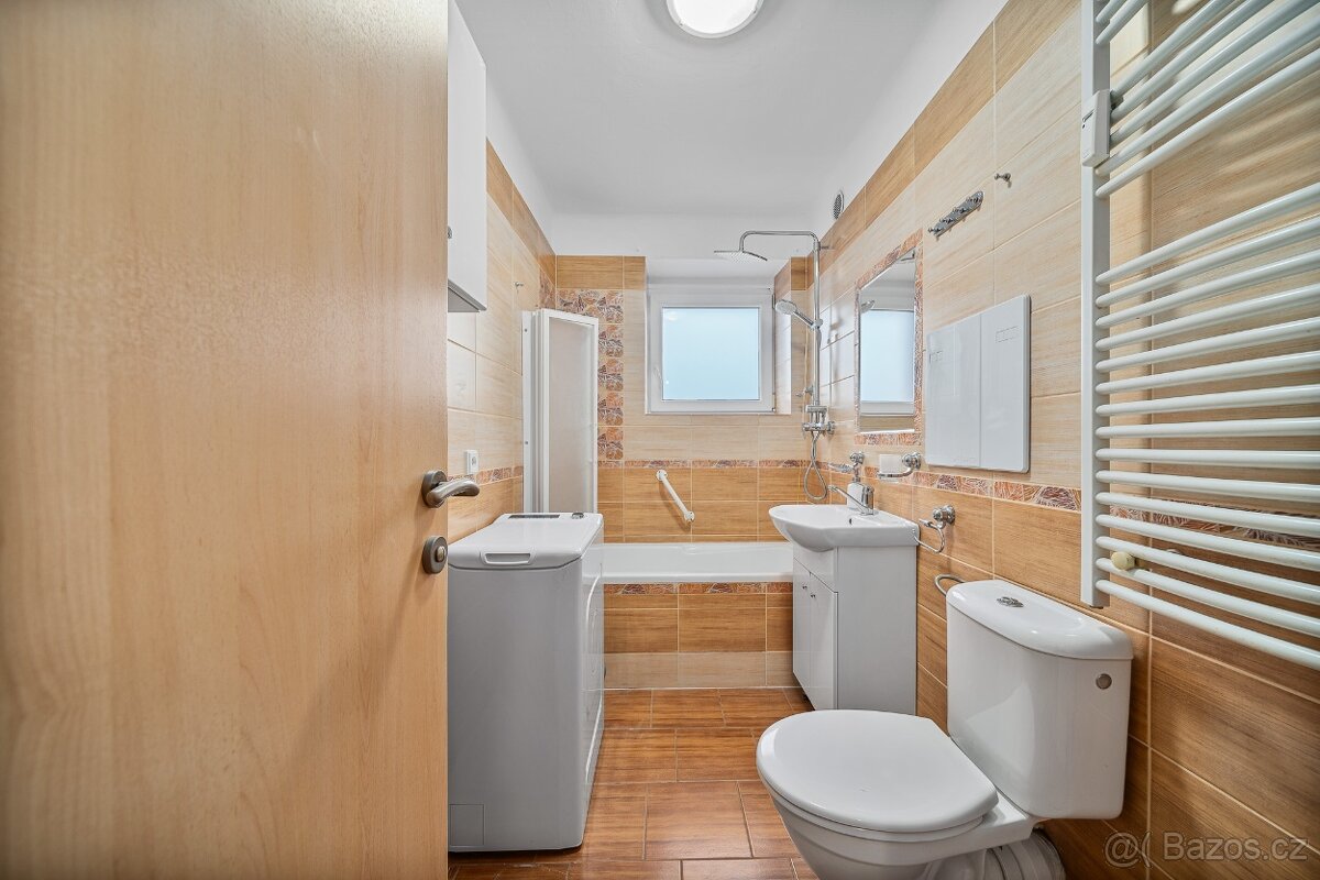 Prodej bytu 2+1 Dvůr Králové Kollárova ul.