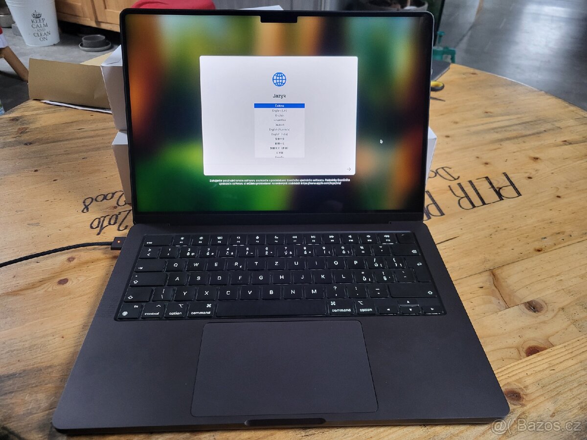 Apple macbook pro 14"