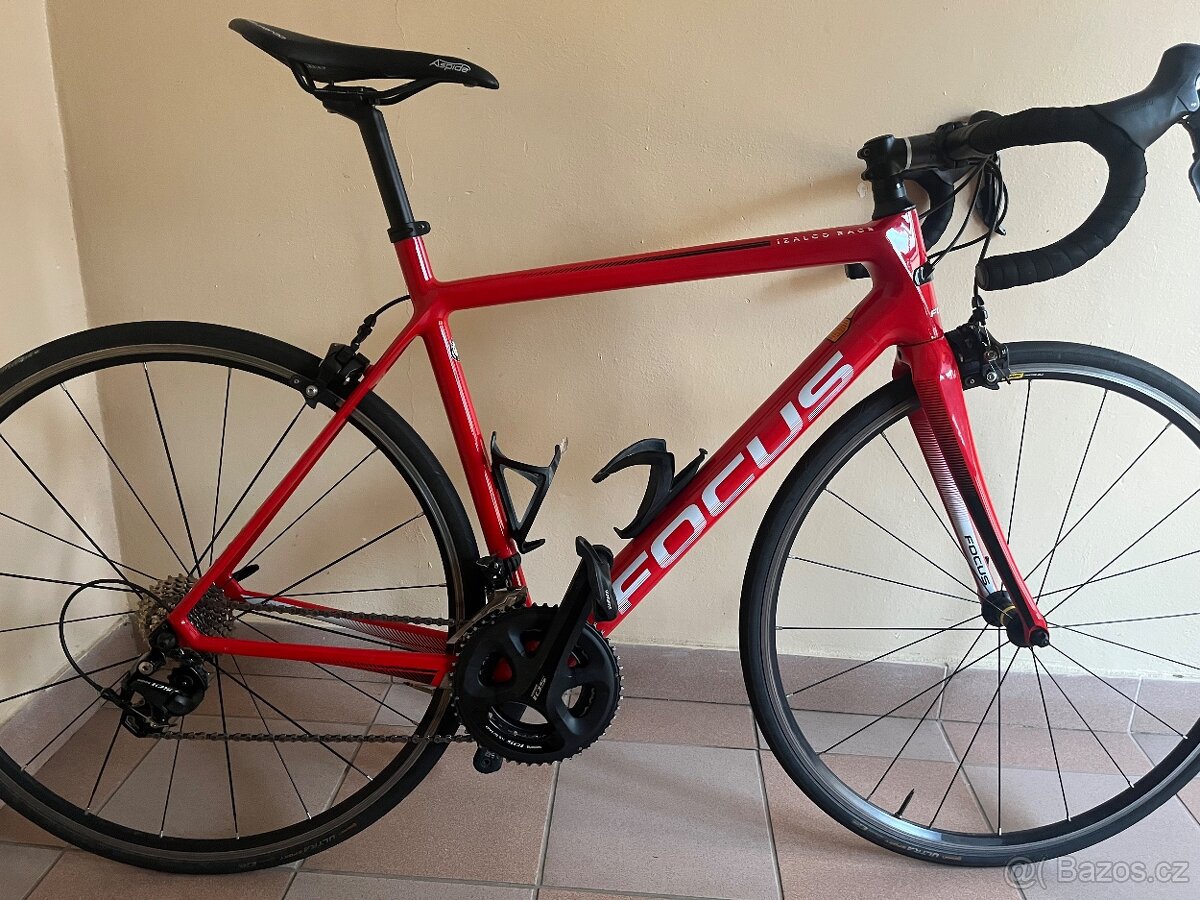 Silniční kolo Focus