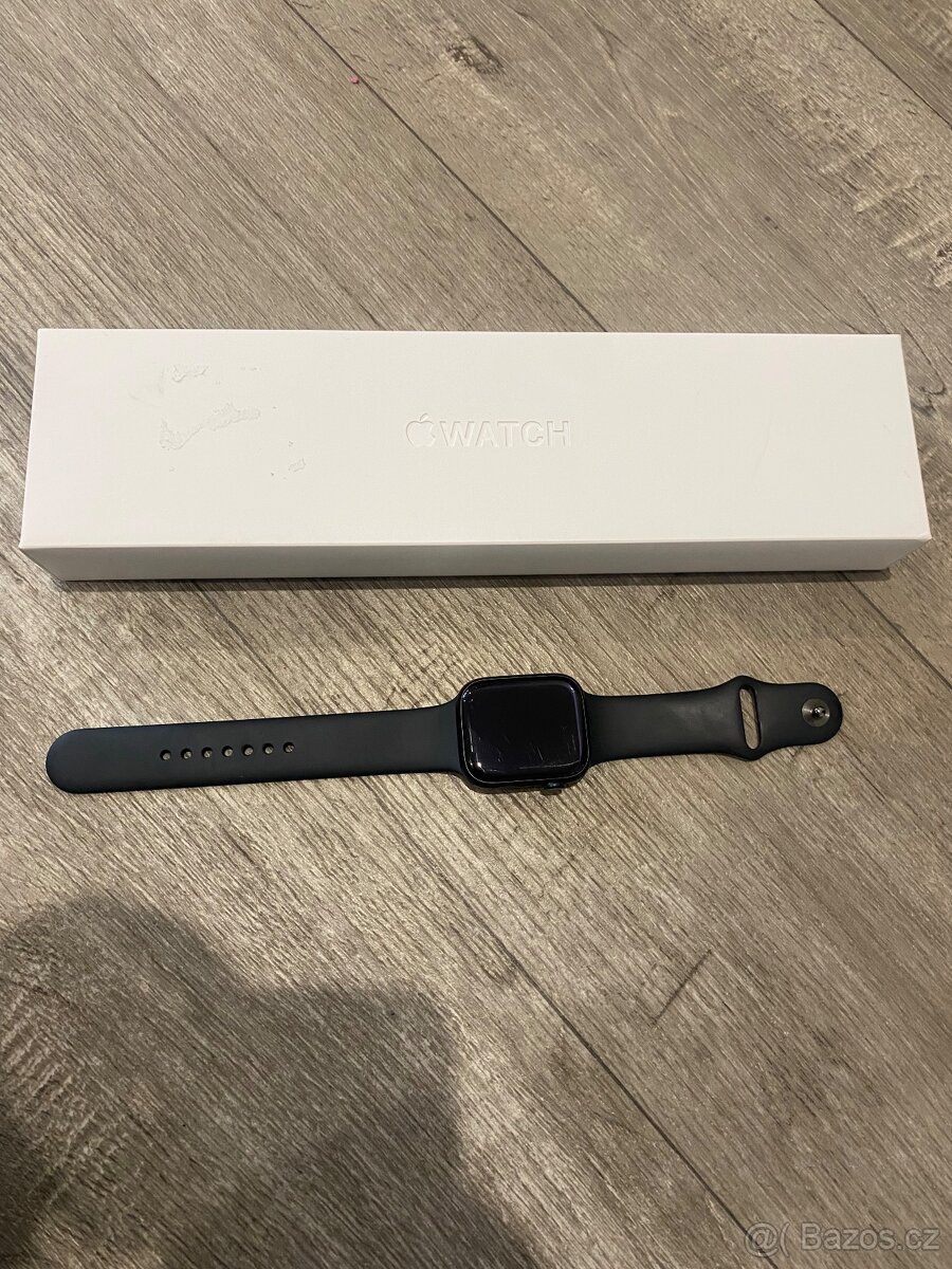Prodám Apple Watch Series 8 (45 mm) – Midnight | Kompletní b