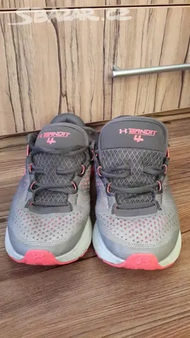 Dámské boty Under Armour Charged Bandit 4