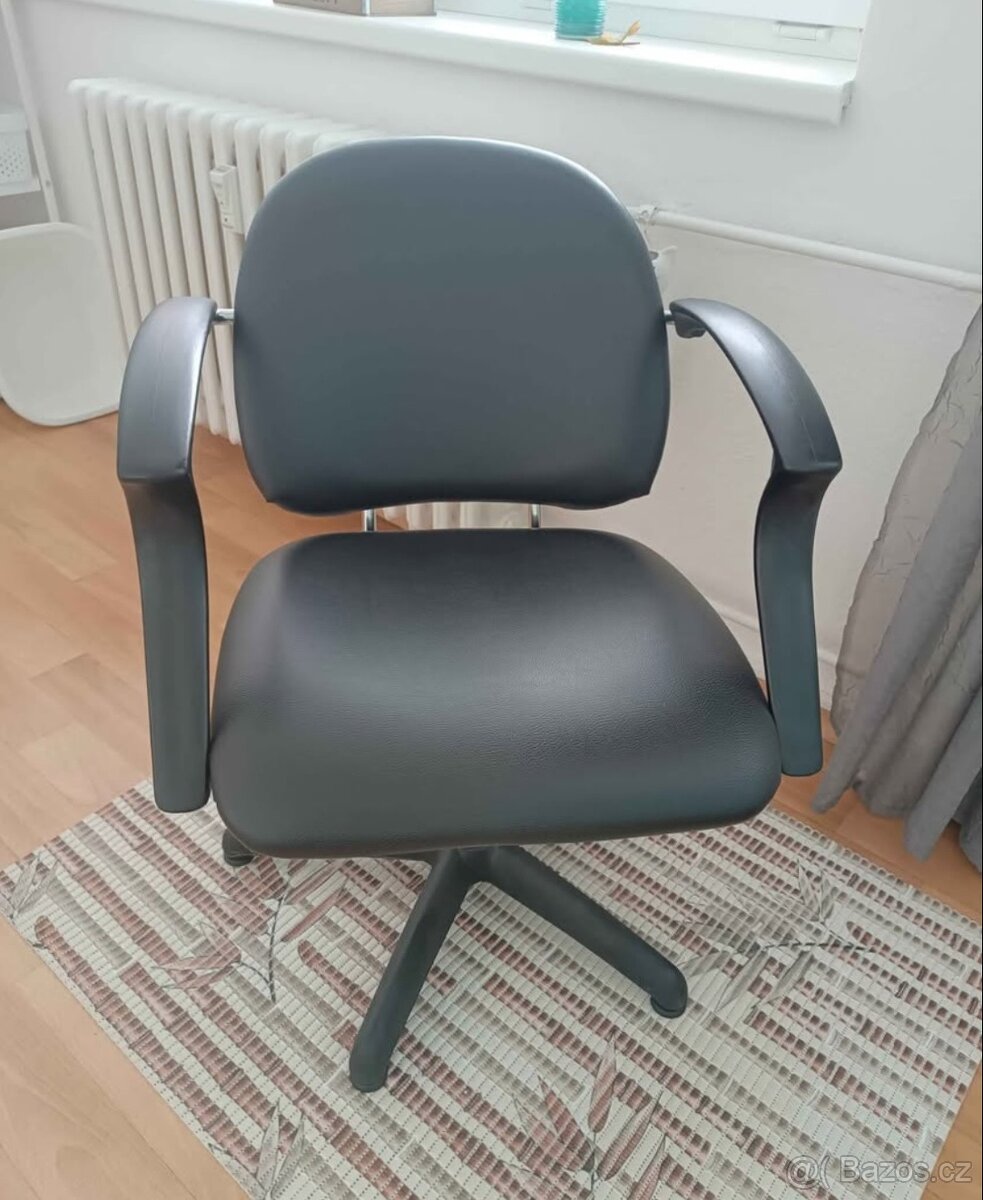 Kadeřnické křeslo