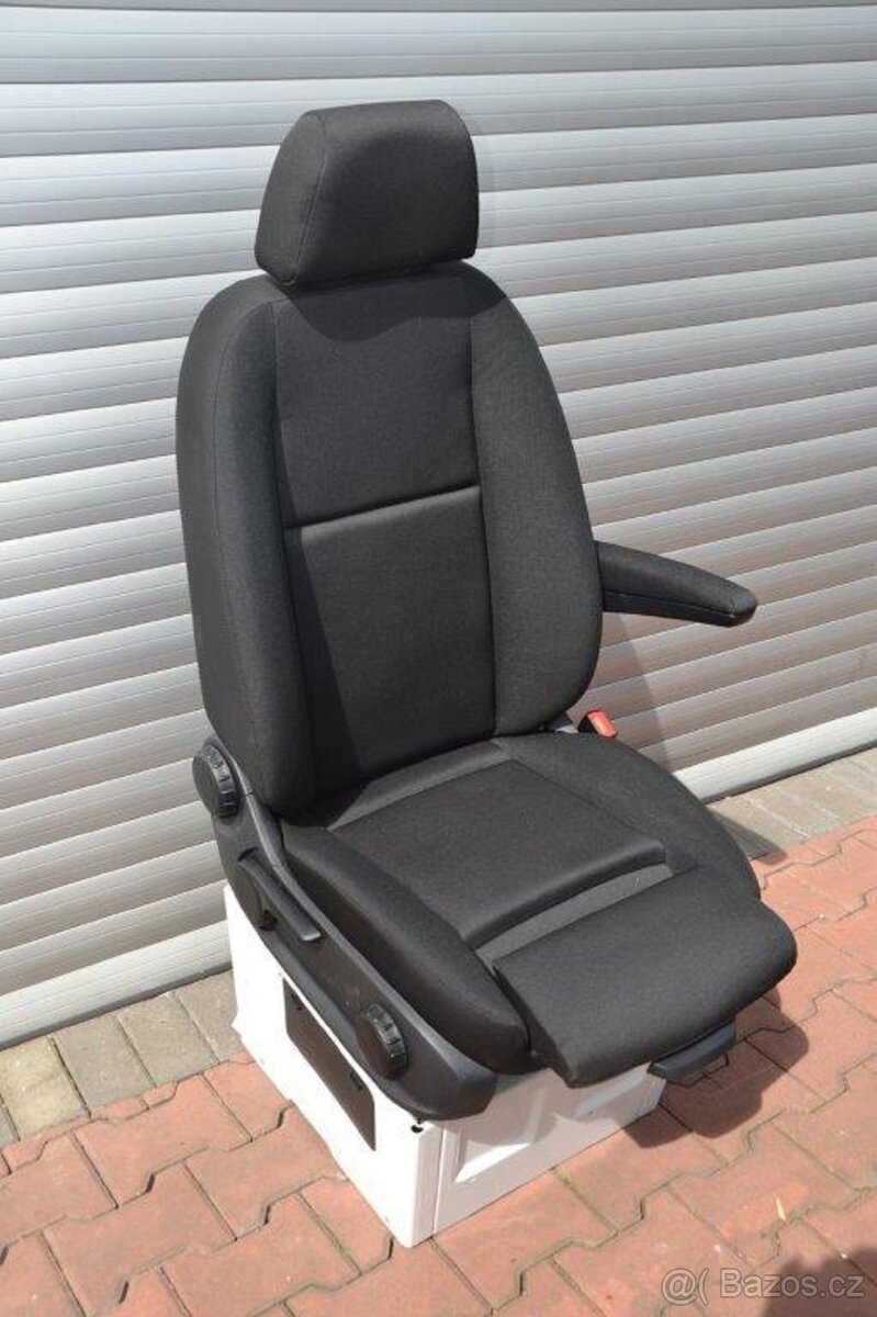 Mercedes-Benz Sprinter 907 sedačka spolujezdce