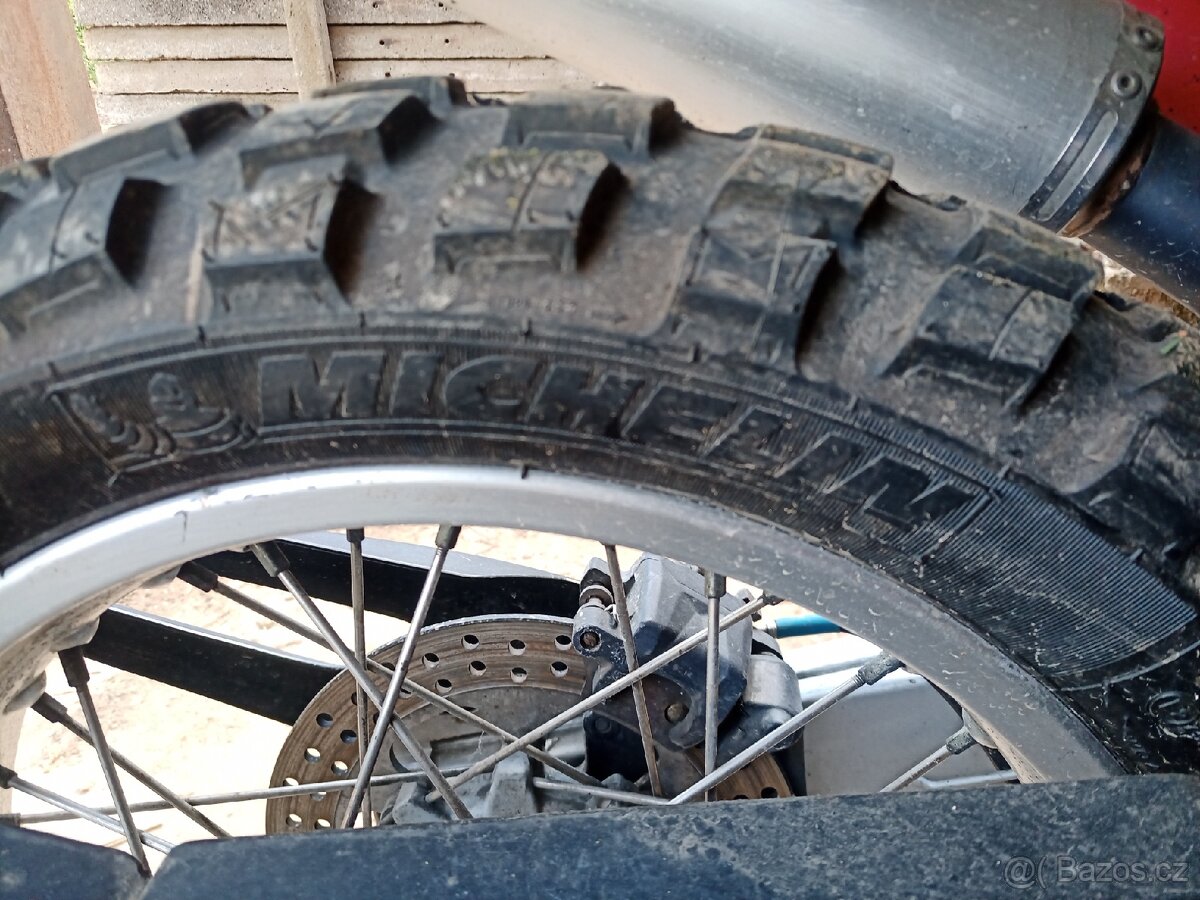 Pneu Michelin Anakee 130/80/17