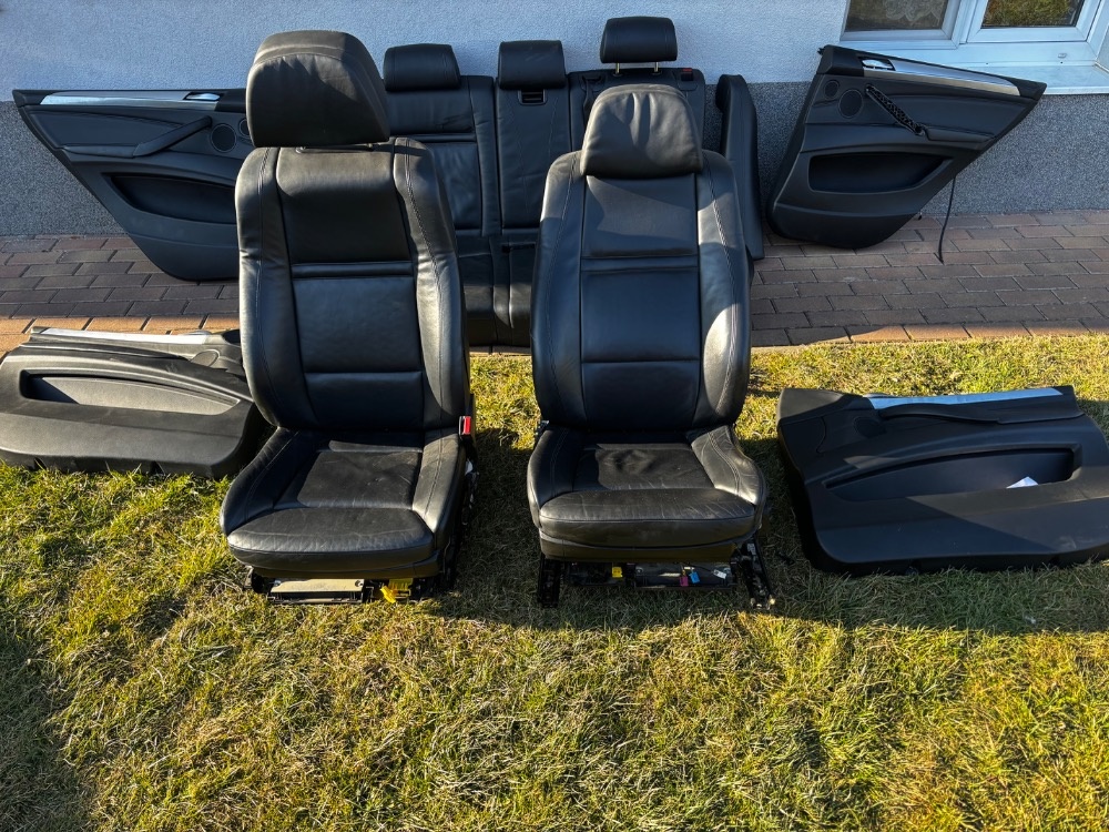 BMW X5 e70 sedačky interier
