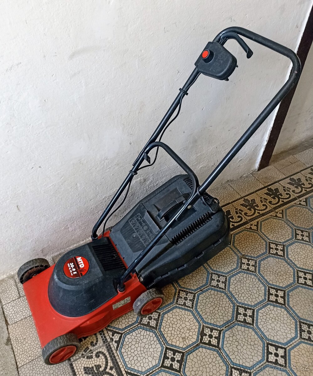elektrická sekačka s košem