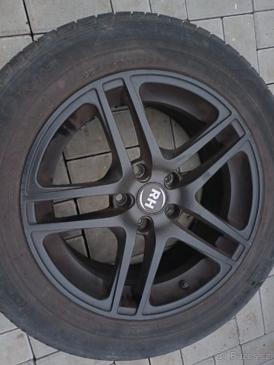 Litá kola na kia sportage 2014