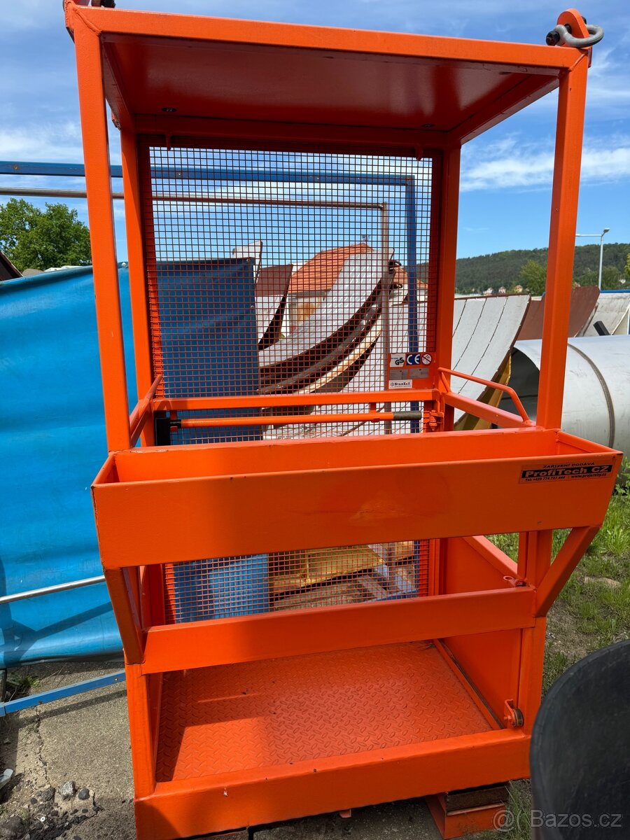 Závěsná pracovní klec