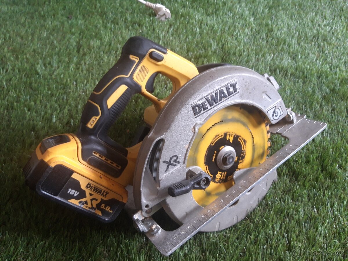Prodám mafla akú DEWALT