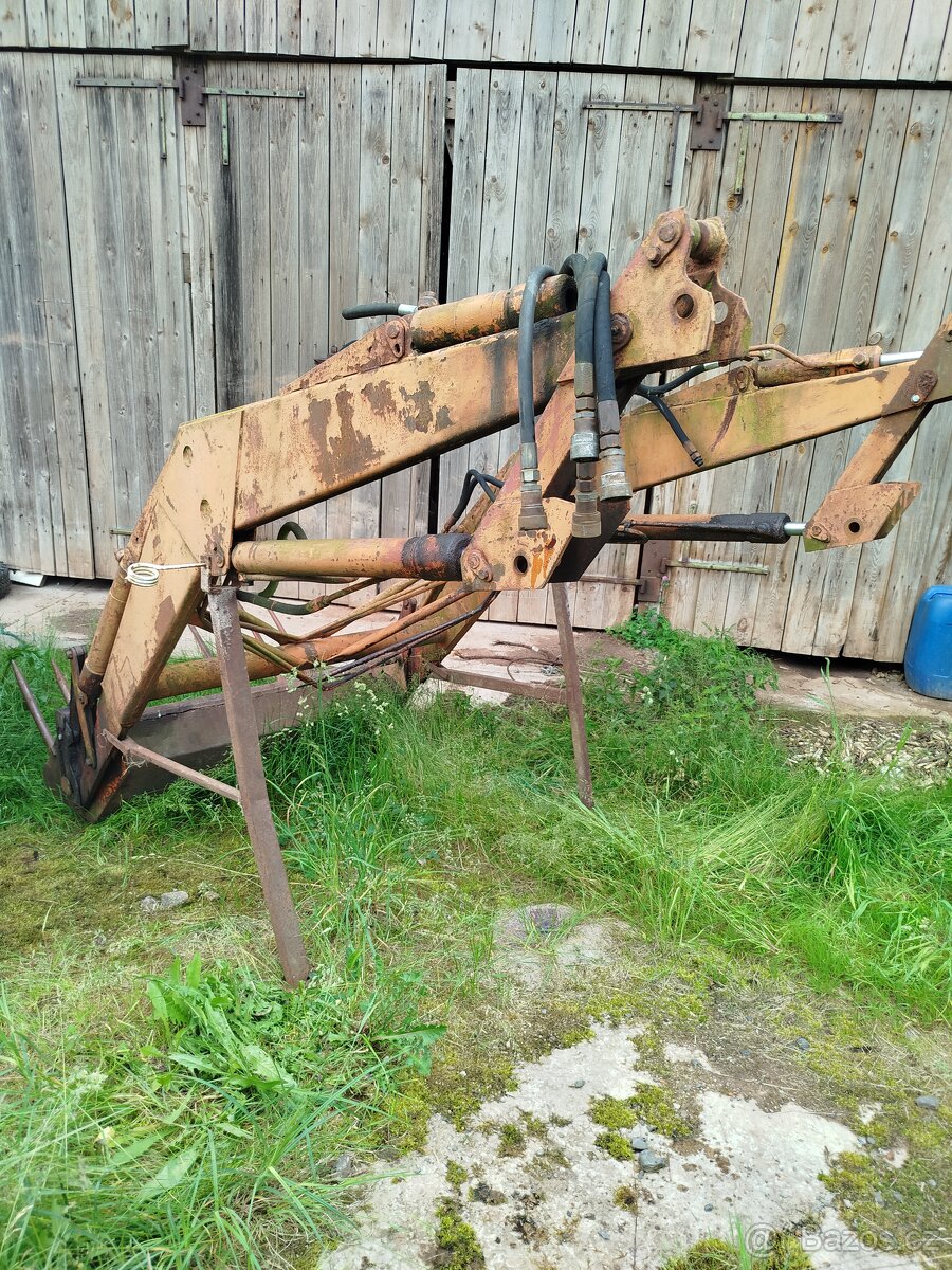 Čelní nakladač na Zetor Crystal