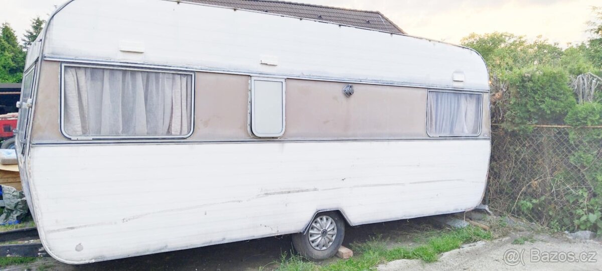 Karavan knaus