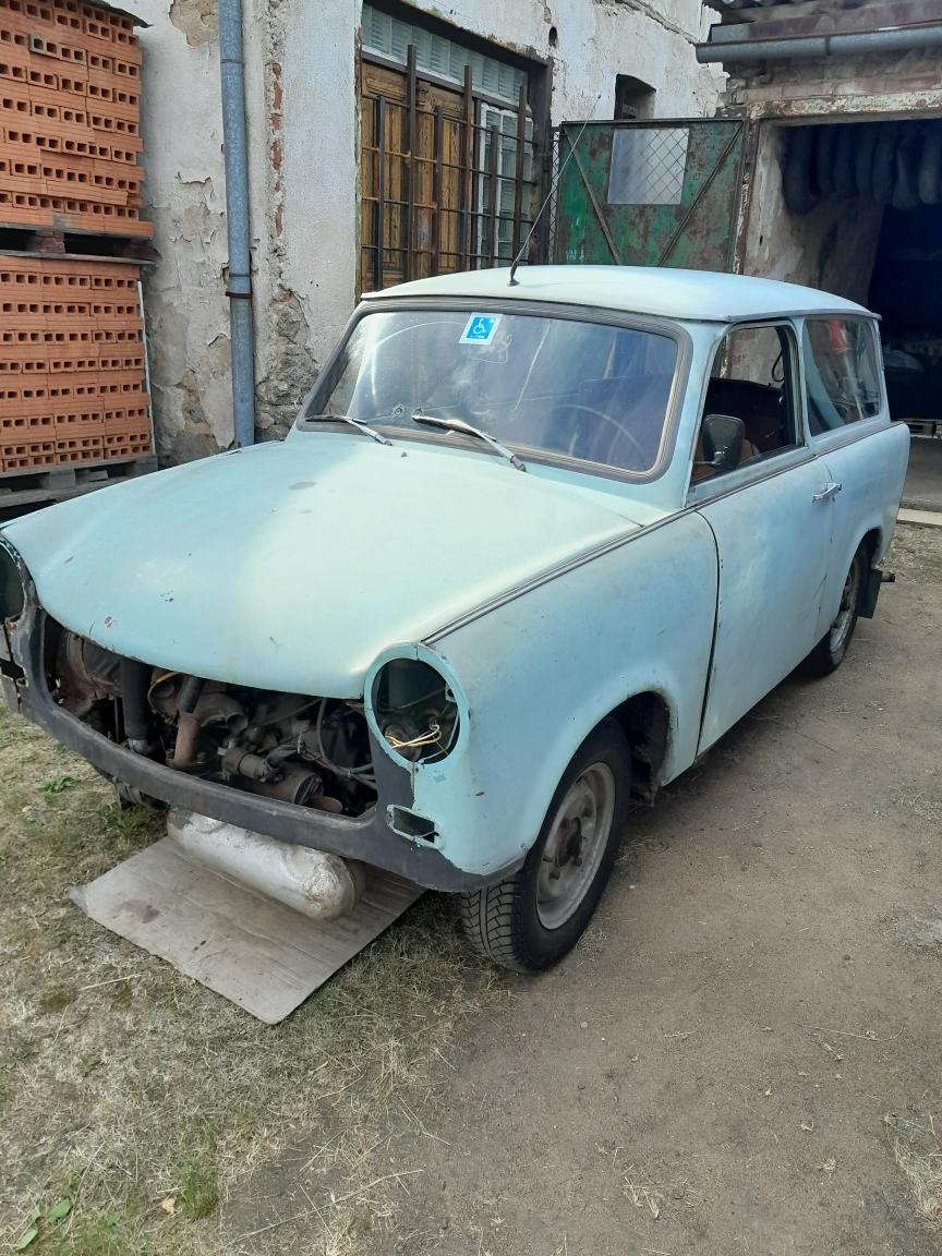 Trabant 601 kombi, 2 v 1