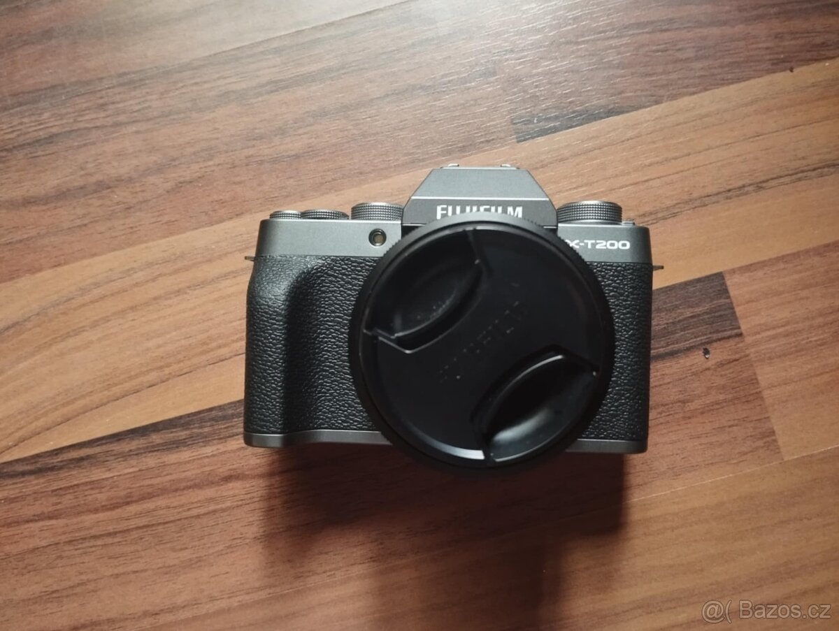 FUJIFILM X-T200 + příslušenství