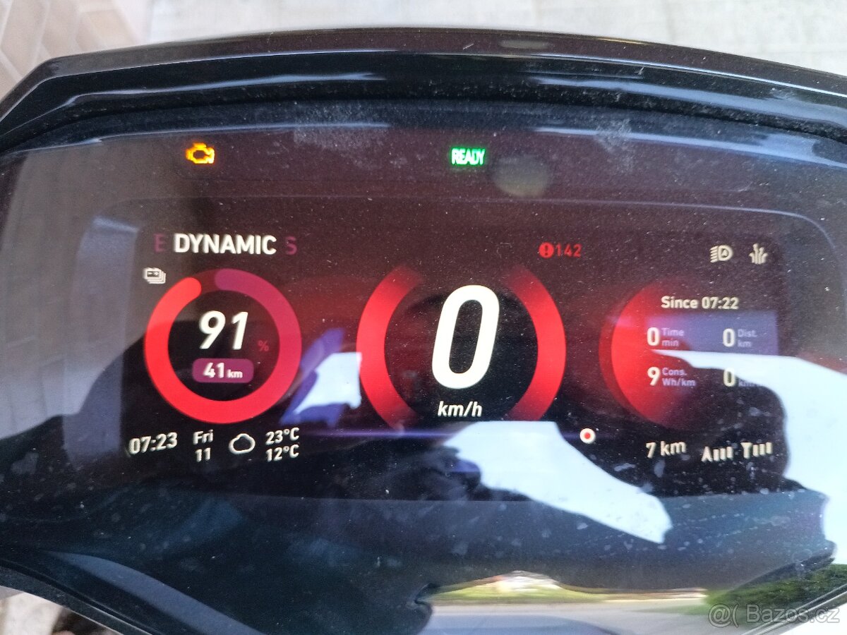 Elektroskúter Niu GT