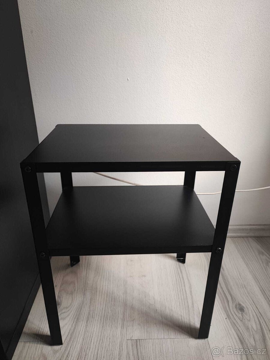 2 noční stolky