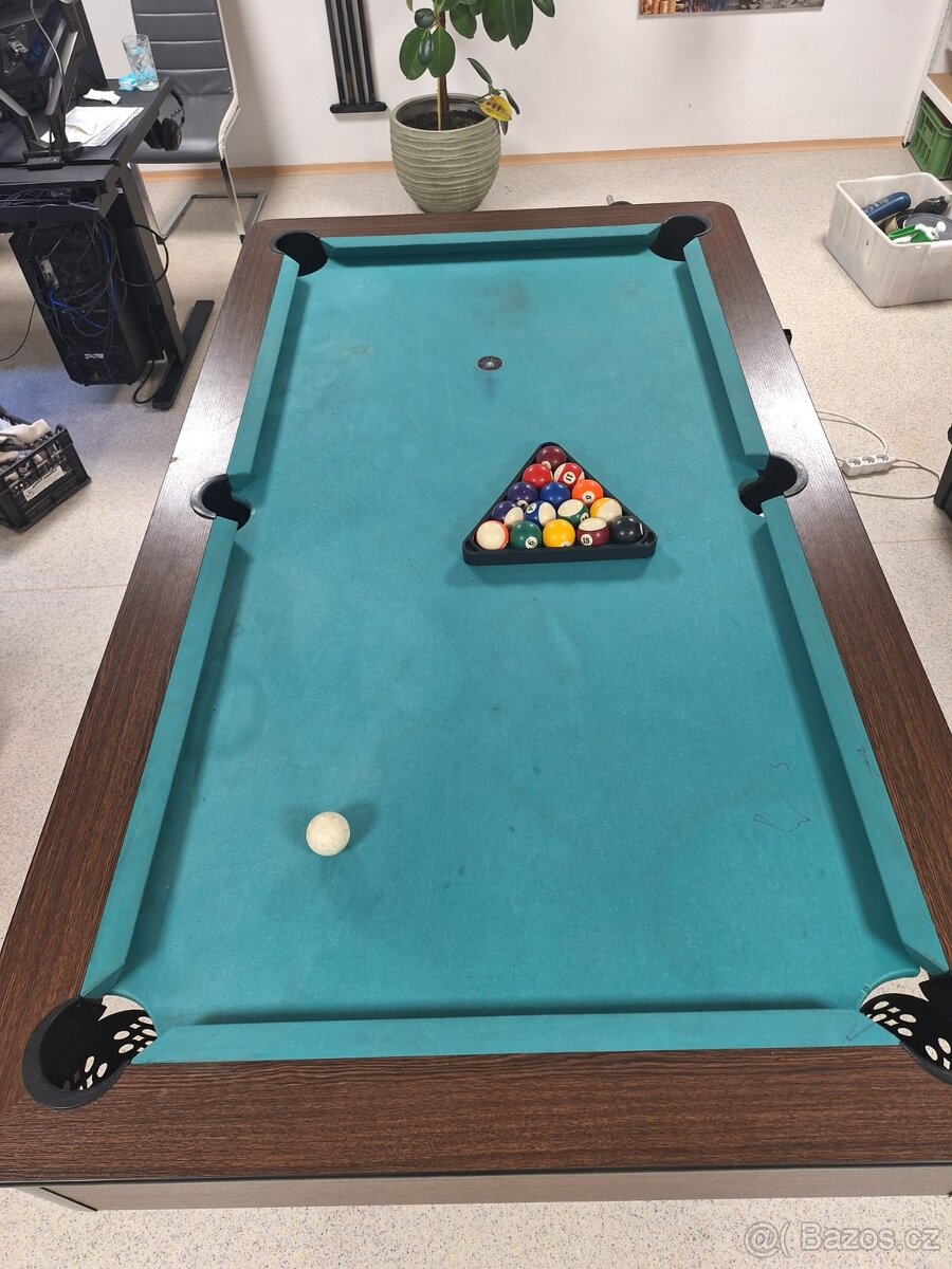 Billiard - kulečník s dírami