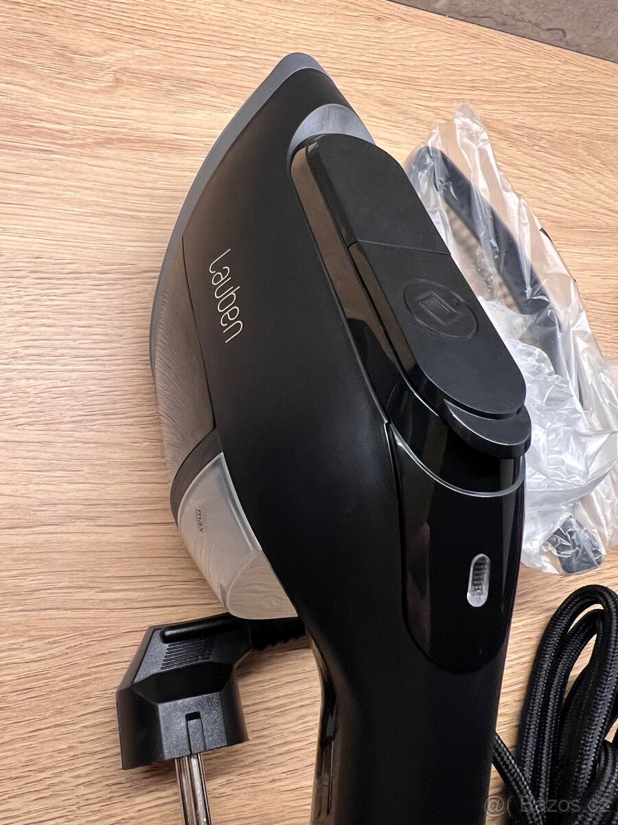 Nový napařovač oděvů Lauben Handheld Steam Iron 1950BC