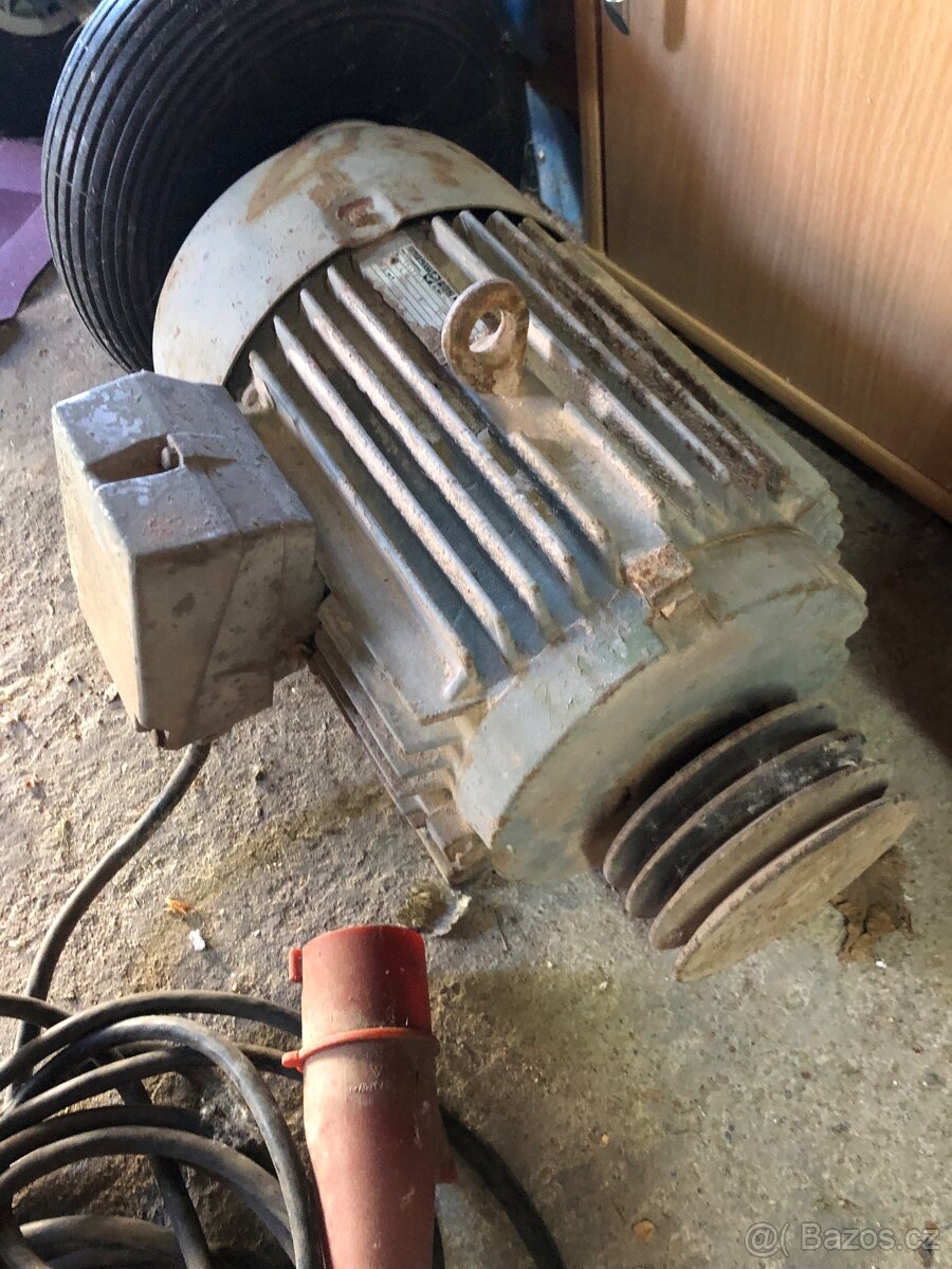 Elektromotor 4kw Mohelnice funkční (s kabelem, cca 10m)