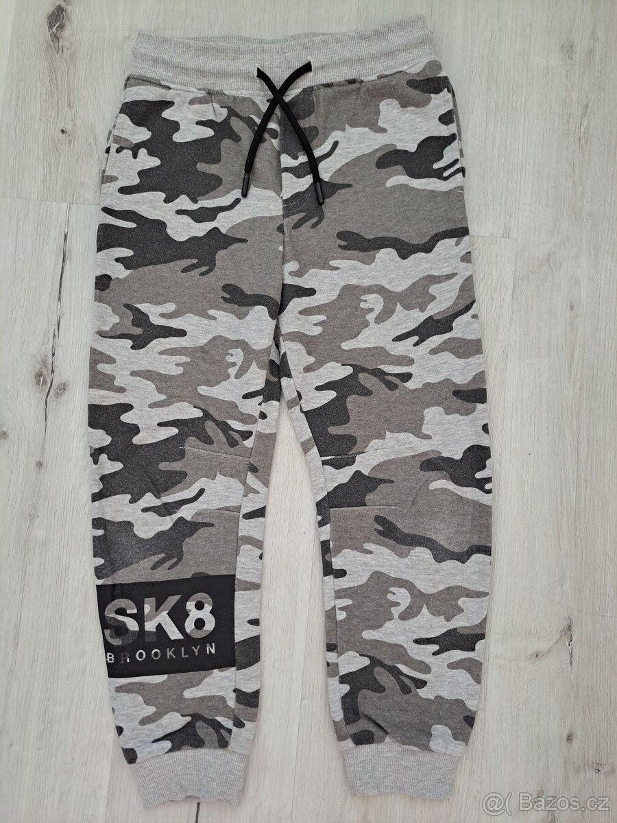 Maskáčové tepláky