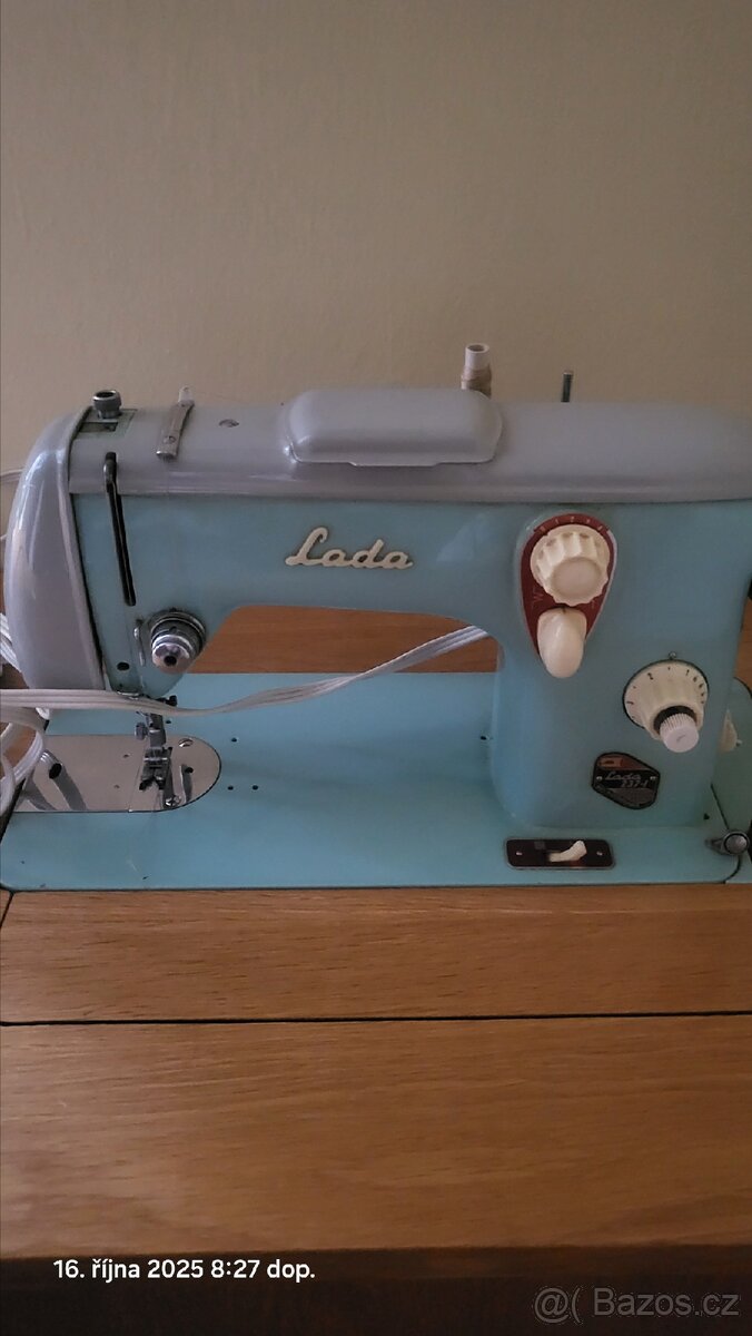 Daruji šicí stroj