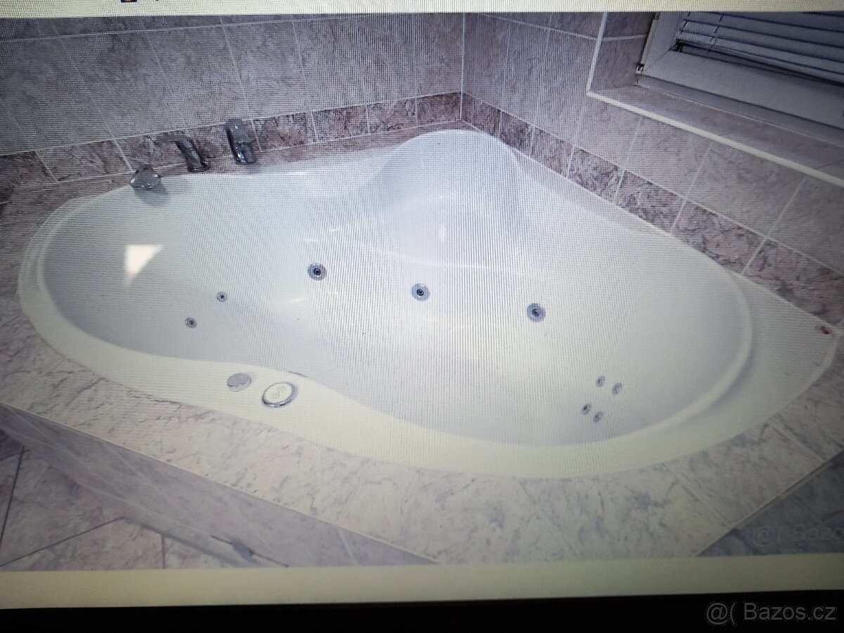 Hydromasážní vana
