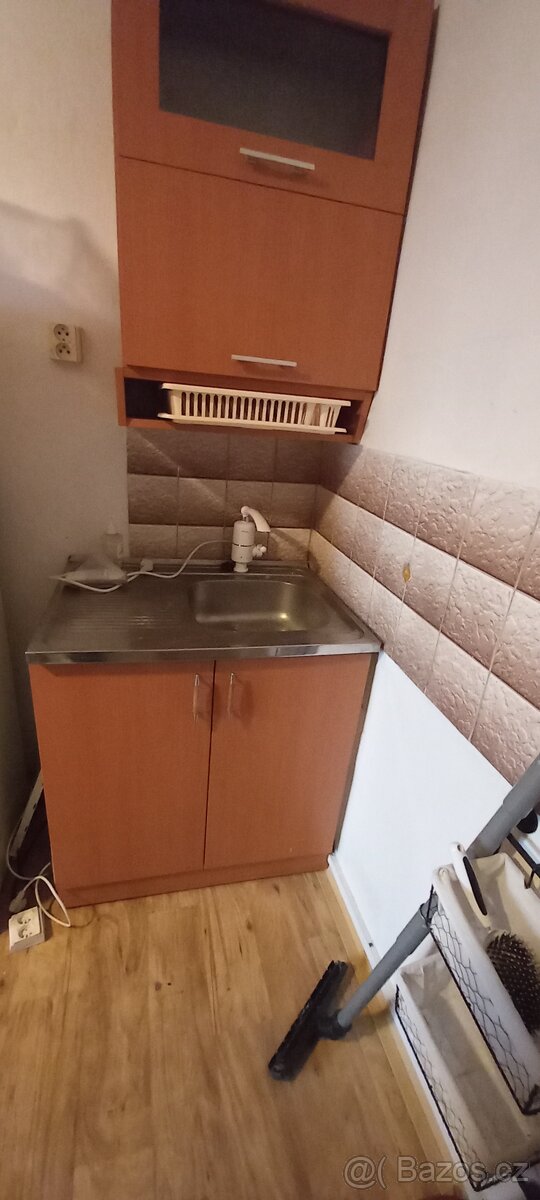 Daruji dvě kuchyně