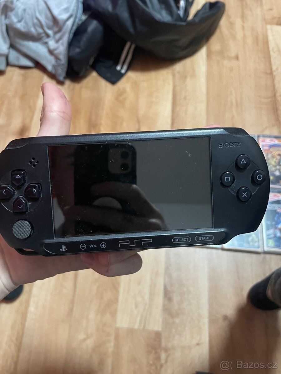 Prodam SONY PSP + HRY