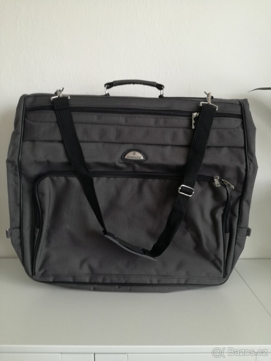 cestovní vak na oblečení