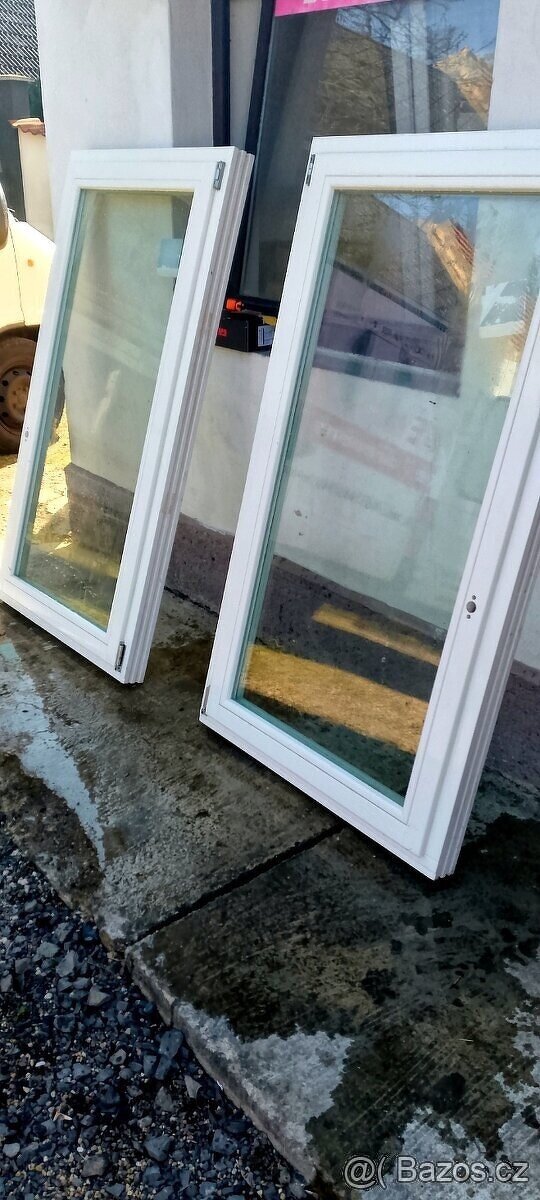 2 plastová okna doprava