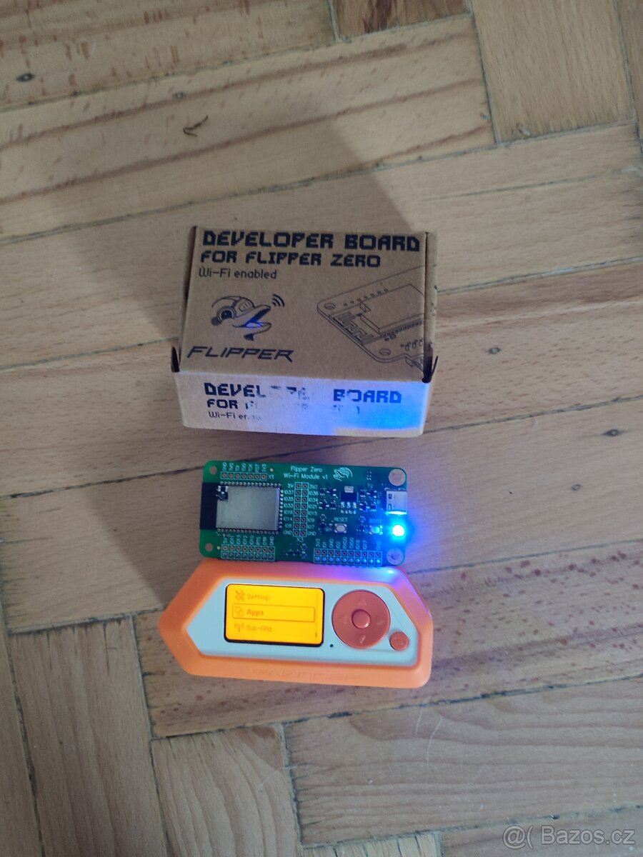 Prodáno-Flipper Zero + WifiDevboard 128gb sd karta