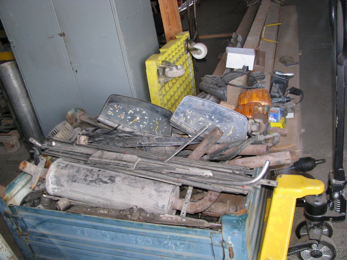 Mercedes 123 - různé díly