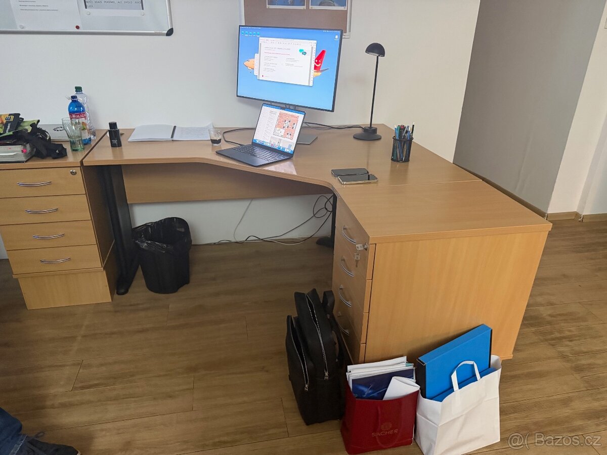 Kancelářský nábytek
