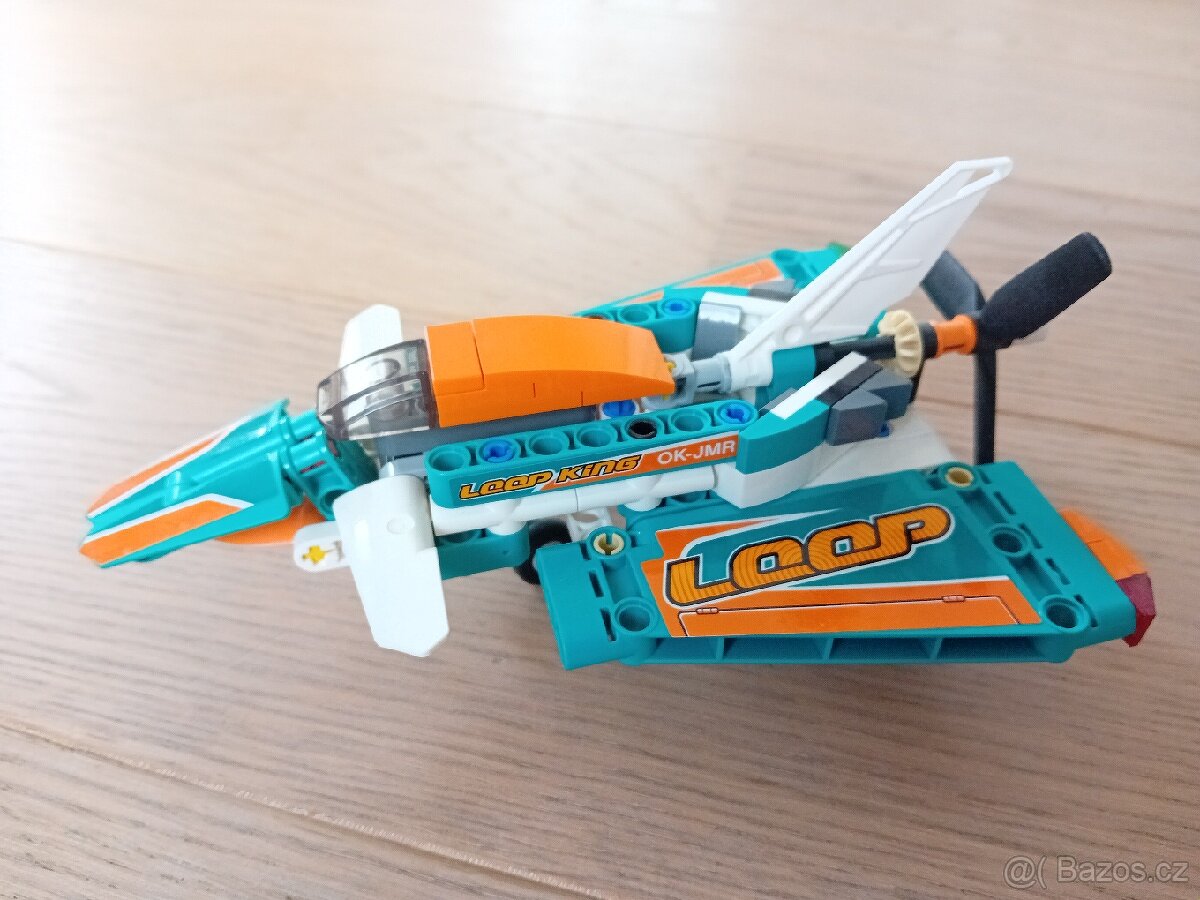 LEGO Sportovní letadlo (Technic)