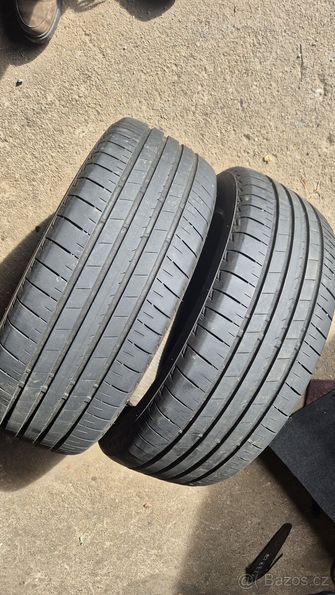 215/55 r18
