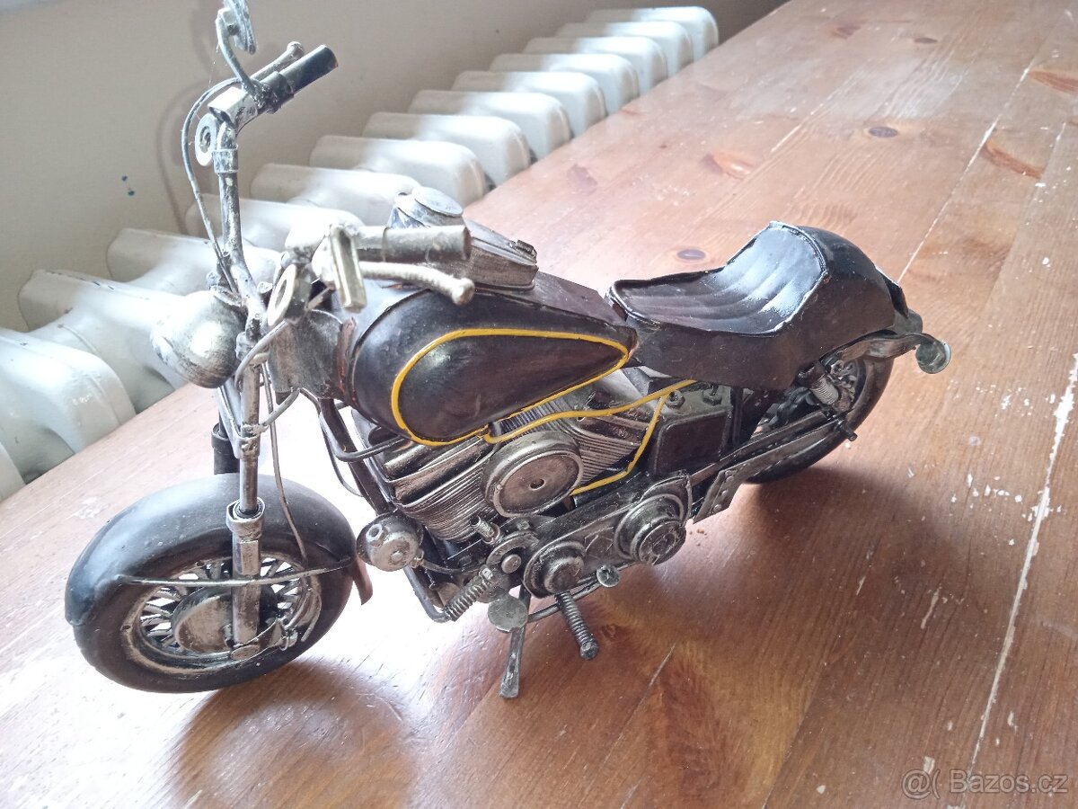 Model motorka