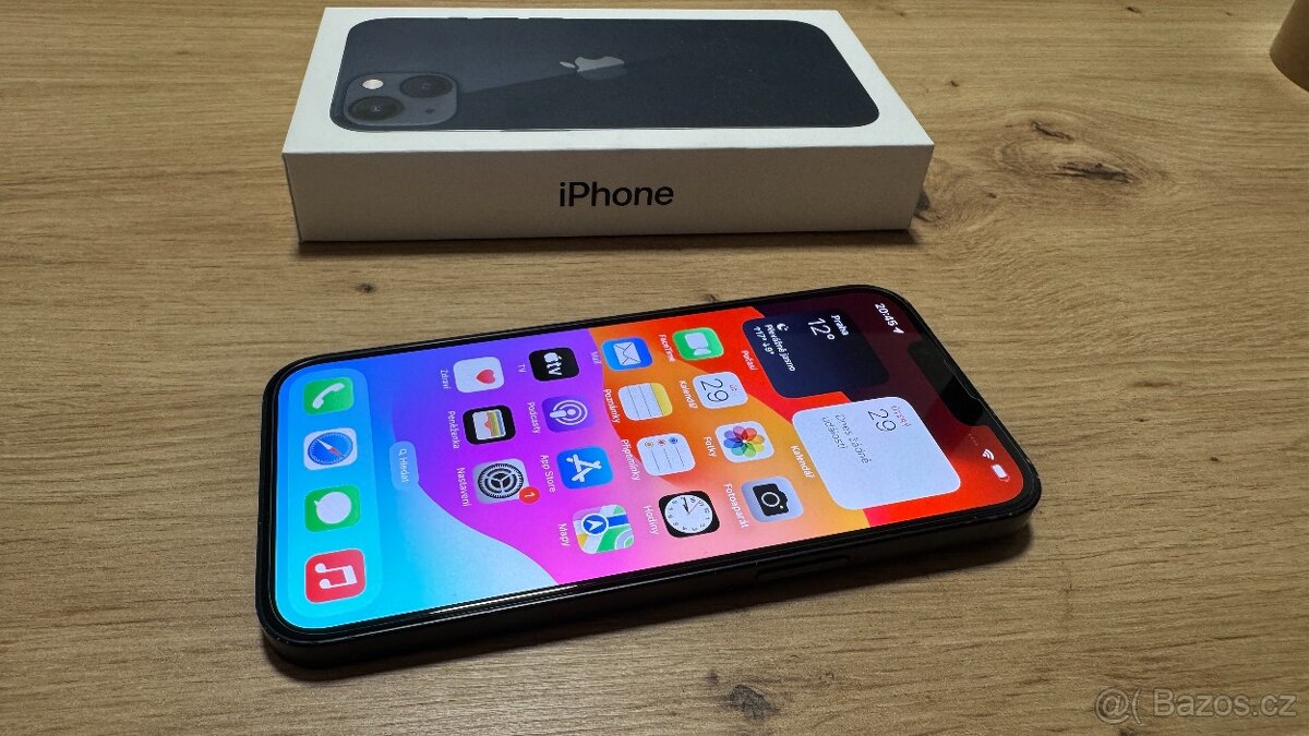 Apple iPhone 13 128GB, příslušenství, 6990Kč